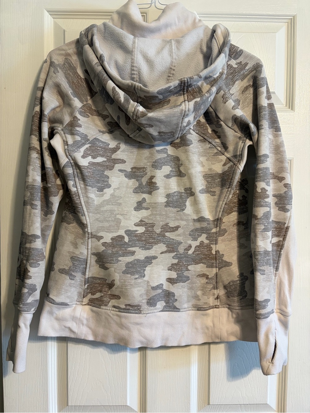 Athleta Triumph Camo Full Zip Hoodie Jacket Gray Sweatshirt Size M Thumbholes - Picture 8 of 8